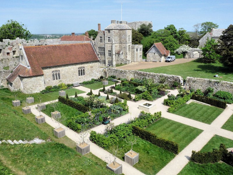 (128) Carisbrooke Castle.JPG